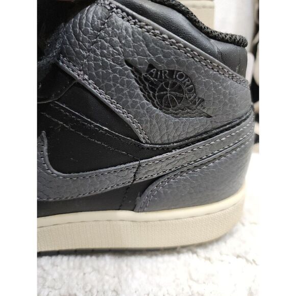 Jordan 1 Mid Black Dark Grey 6Y - Picture 4 of 7